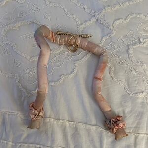 Kitsch Heat Less Hair curls